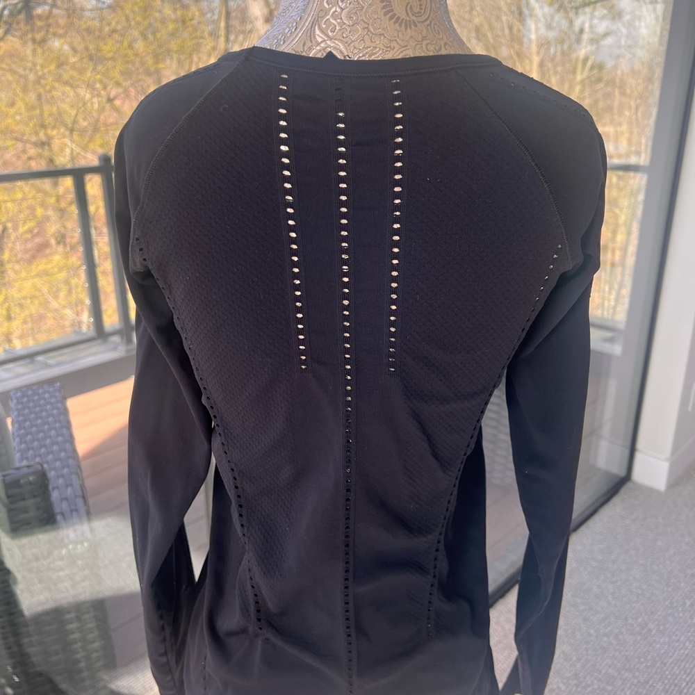 Athleta Perforated Seamless Performance Shirt - image 4